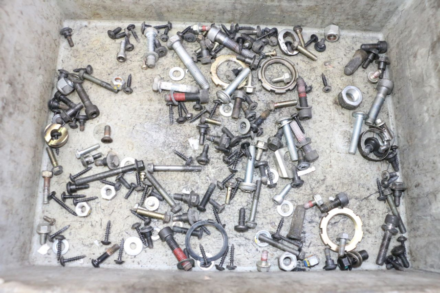 photo de ZAK SCHROEVEN EN BEVESTIGINGSMATERIAAL PEUGEOT CITYSTAR 50 (2013 - 2017) - Hoofdaanzicht