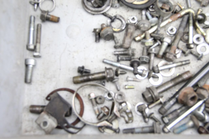 photo de ZAK SCHROEVEN EN BEVESTIGINGSMATERIAAL JMSTAR CJ12M 125 (2005 - 2007) - Detail van het onderdeel