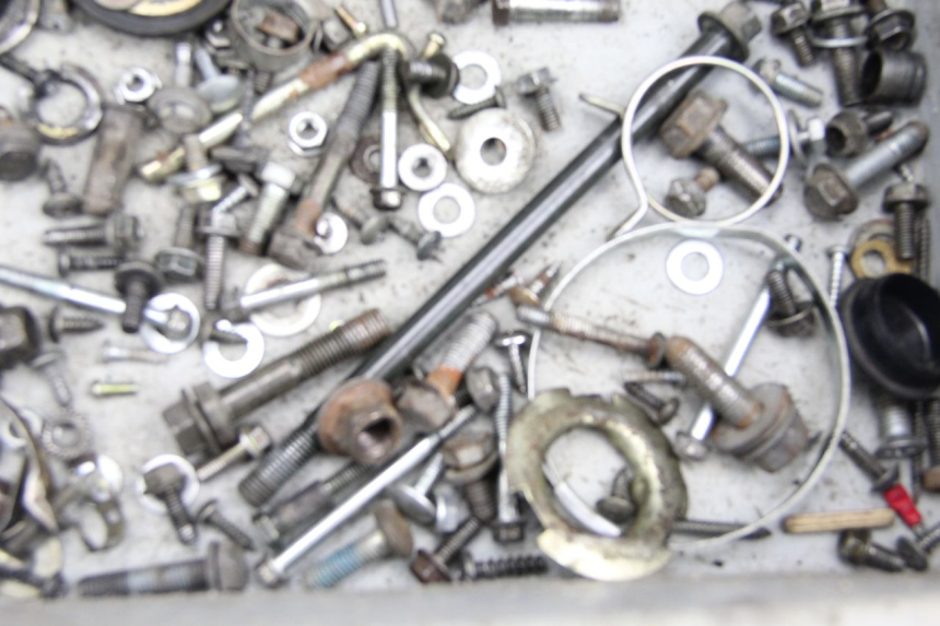 photo de ZAK SCHROEVEN EN BEVESTIGINGSMATERIAAL JMSTAR CJ12M 125 (2005 - 2007) - Zoom op gebruiksstaat