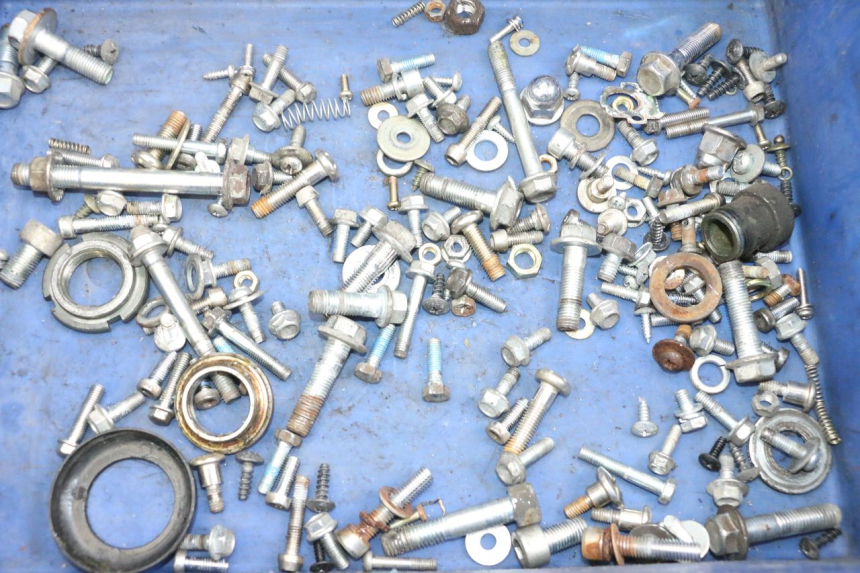 photo de ZAK SCHROEVEN EN BEVESTIGINGSMATERIAAL KSR CODE 125 (2018 - 2020) - Detail van het onderdeel