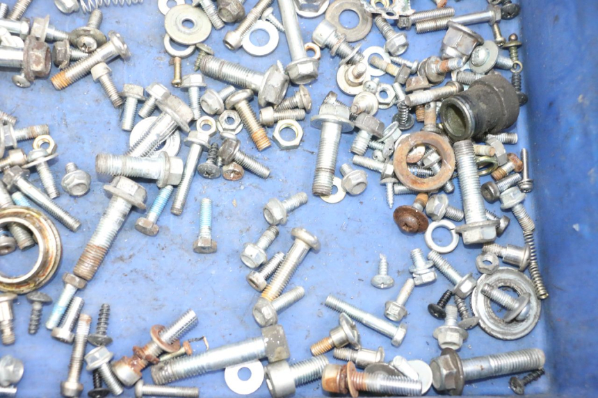 photo de ZAK SCHROEVEN EN BEVESTIGINGSMATERIAAL KSR CODE 125 (2018 - 2020) - Technische close-up