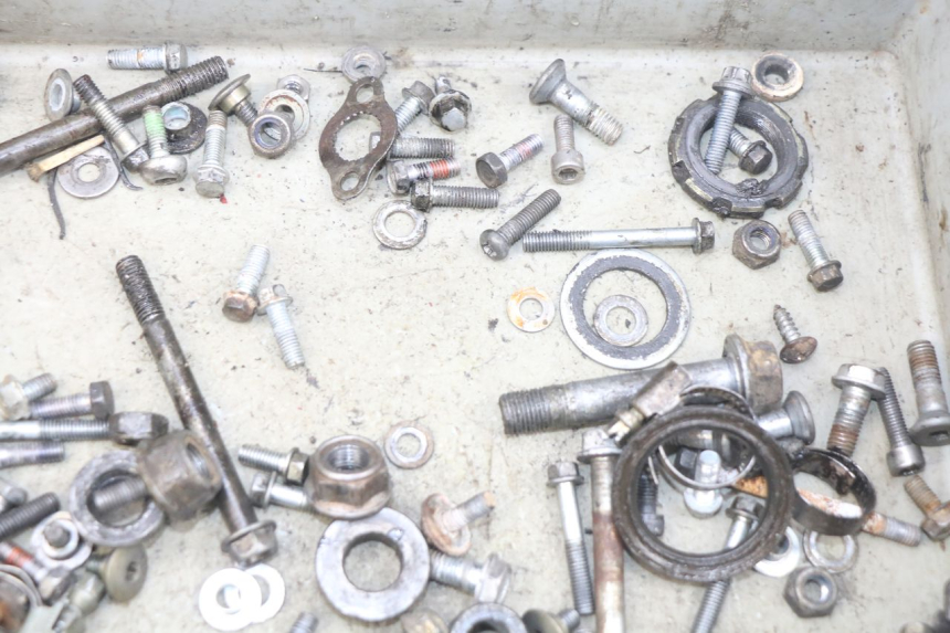 photo de ZAK SCHROEVEN EN BEVESTIGINGSMATERIAAL HONDA CR 80 (2001 - 2003) - Andere kijkhoek