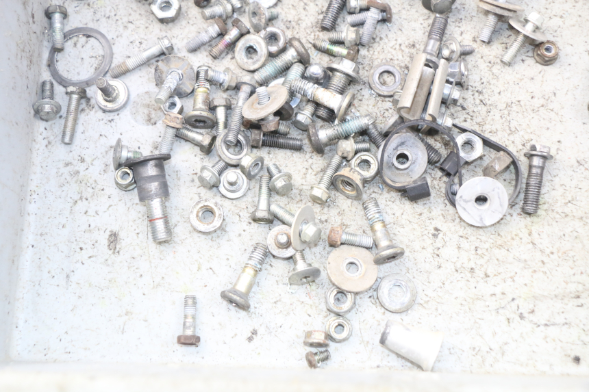 photo de ZAK SCHROEVEN EN BEVESTIGINGSMATERIAAL HONDA CRF CR-F 450 (2005 - 2008) - Zoom op gebruiksstaat