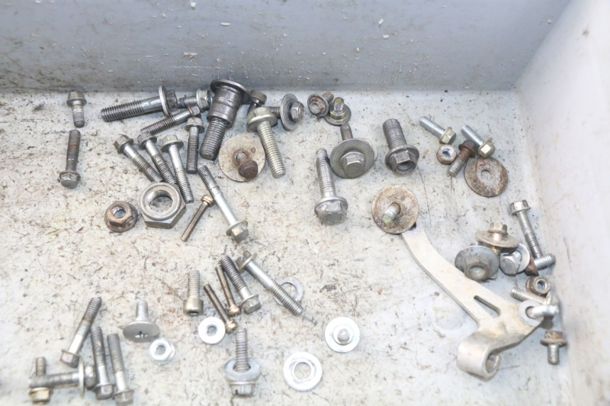 photo de ZAK SCHROEVEN EN BEVESTIGINGSMATERIAAL HONDA CRF CR-F 450 (2005 - 2008) - Zoom op gebruiksstaat