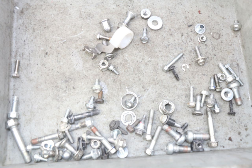 photo de ZAK SCHROEVEN EN BEVESTIGINGSMATERIAAL HONDA CRF CR-F 125 (2020 - 2021) - Detail van het onderdeel