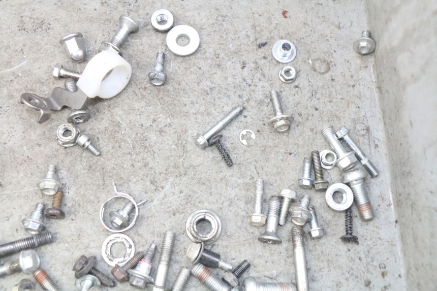 photo de ZAK SCHROEVEN EN BEVESTIGINGSMATERIAAL HONDA CRF CR-F 125 (2020 - 2021) - Zoom op gebruiksstaat