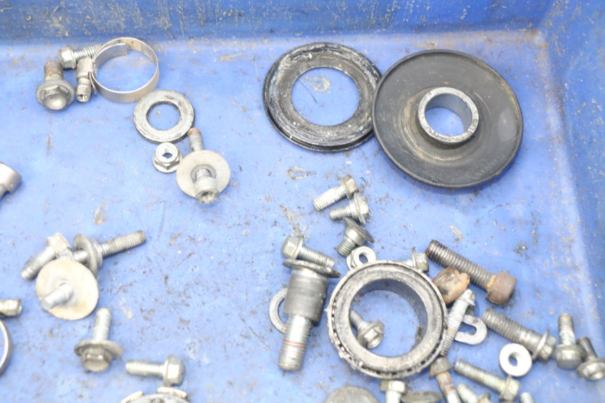 photo de ZAK SCHROEVEN EN BEVESTIGINGSMATERIAAL HONDA CRF CR-F 450 (2005 - 2008) - Andere kijkhoek