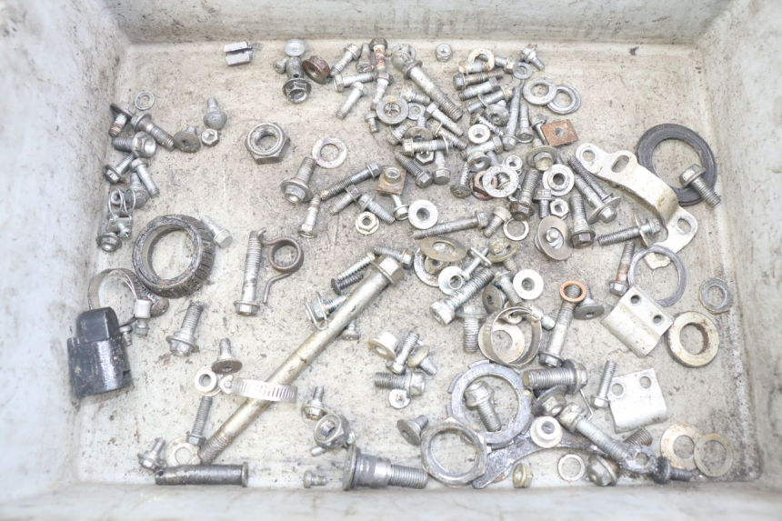 photo de ZAK SCHROEVEN EN BEVESTIGINGSMATERIAAL HONDA CRF CR-F 450 (2009 - 2012) - Hoofdaanzicht