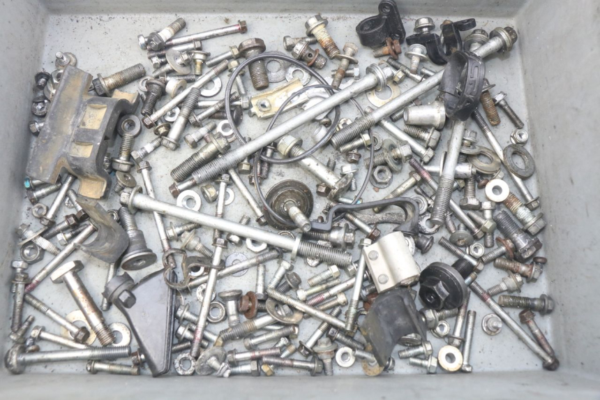 photo de ZAK SCHROEVEN EN BEVESTIGINGSMATERIAAL HONDA CRF 250 (2016 - 2017) - Hoofdaanzicht