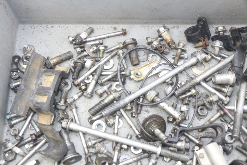 photo de ZAK SCHROEVEN EN BEVESTIGINGSMATERIAAL HONDA CRF 250 (2016 - 2017) - Andere kijkhoek