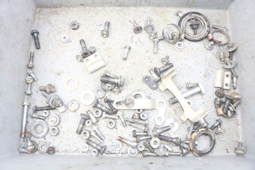 photo de ZAK SCHROEVEN EN BEVESTIGINGSMATERIAAL HONDA CRF 250 (2013 - 2016) - Hoofdaanzicht