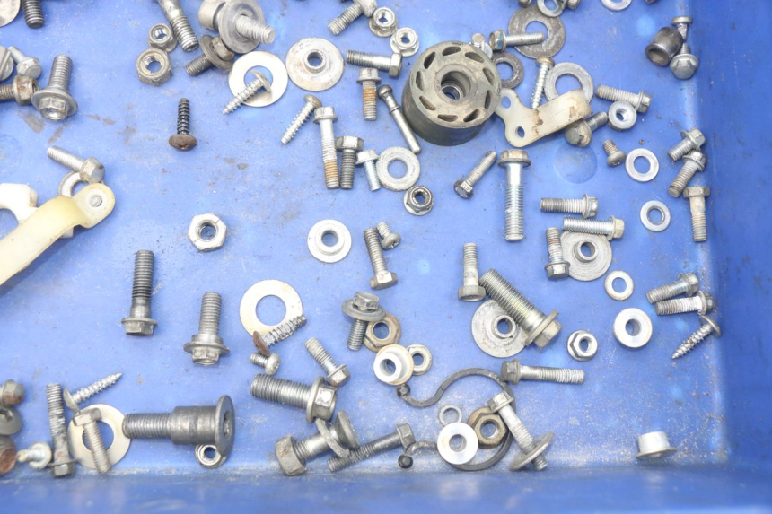 photo de ZAK SCHROEVEN EN BEVESTIGINGSMATERIAAL HONDA CRF 250 (2010 - 2013) - Zoom op gebruiksstaat