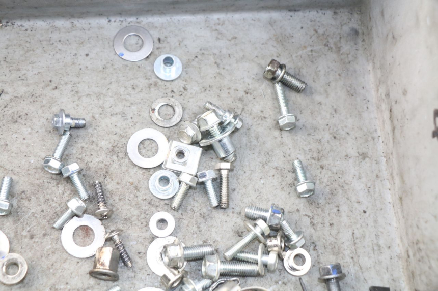 photo de ZAK SCHROEVEN EN BEVESTIGINGSMATERIAAL HONDA CRF-F CRF F 110 (2019 - 2022) - Andere kijkhoek