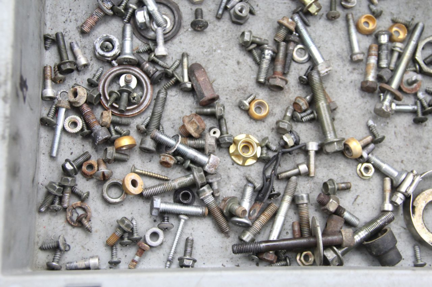 photo de ZAK SCHROEVEN EN BEVESTIGINGSMATERIAAL SYM CROX 4T 50 (2016 - 2023) - Detail van het onderdeel