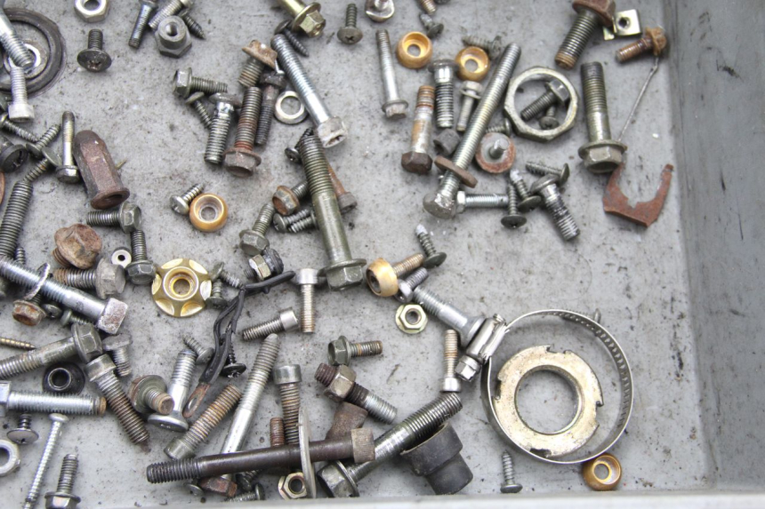 photo de ZAK SCHROEVEN EN BEVESTIGINGSMATERIAAL SYM CROX 4T 50 (2016 - 2023) - Zoom op gebruiksstaat