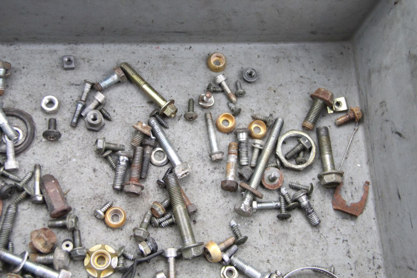 photo de ZAK SCHROEVEN EN BEVESTIGINGSMATERIAAL SYM CROX 4T 50 (2016 - 2023) - Andere kijkhoek