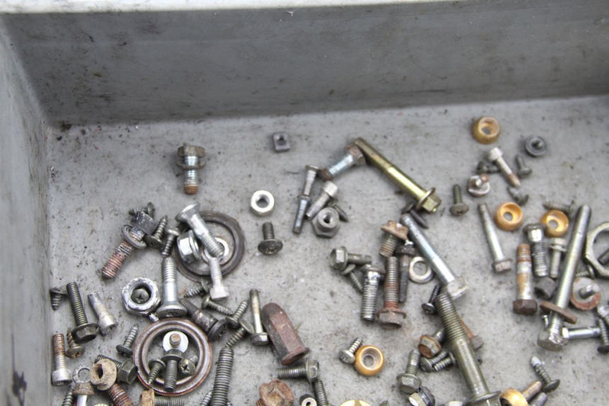 photo de ZAK SCHROEVEN EN BEVESTIGINGSMATERIAAL SYM CROX 4T 50 (2016 - 2023) - Technische close-up