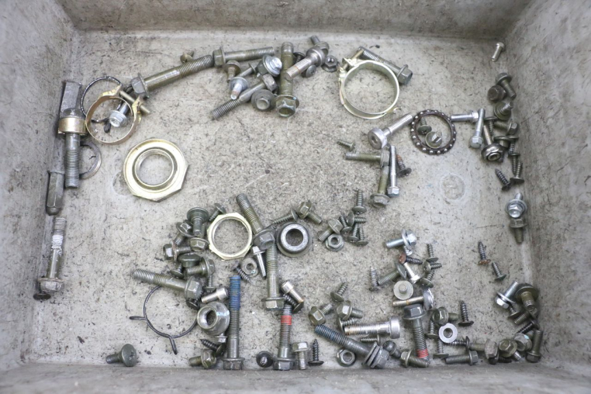 photo de ZAK SCHROEVEN EN BEVESTIGINGSMATERIAAL SYM CROX 4T 50 (2016 - 2023) - Hoofdaanzicht