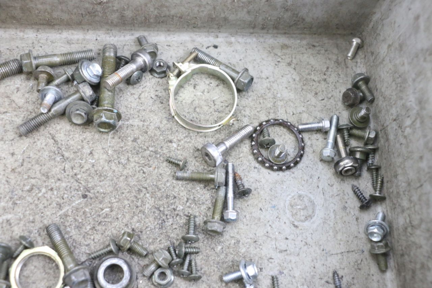 photo de ZAK SCHROEVEN EN BEVESTIGINGSMATERIAAL SYM CROX 4T 50 (2016 - 2023) - Technische close-up