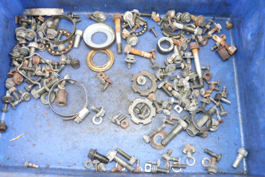 photo de ZAK SCHROEVEN EN BEVESTIGINGSMATERIAAL YAMAHA CYGNUS X 125 (2004 - 2007) - Hoofdaanzicht