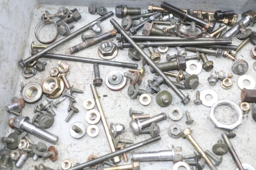 photo de ZAK SCHROEVEN EN BEVESTIGINGSMATERIAAL KYMCO DINK STREET ABS 125 (2011 - 2018) - Detail van het onderdeel