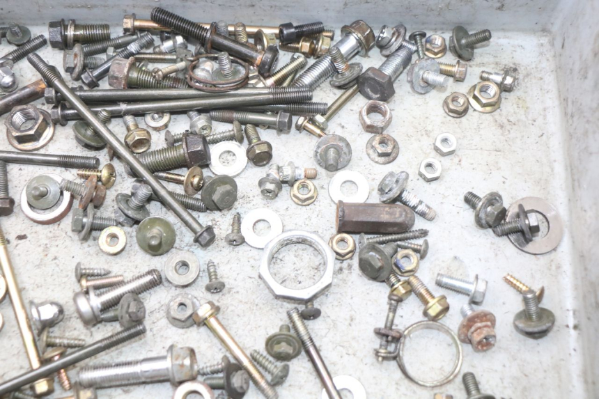 photo de ZAK SCHROEVEN EN BEVESTIGINGSMATERIAAL KYMCO DINK STREET ABS 125 (2011 - 2018) - Zoom op gebruiksstaat