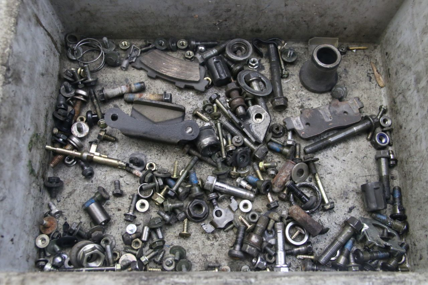 photo de ZAK SCHROEVEN EN BEVESTIGINGSMATERIAAL KYMCO DINK STREET 125 (2009 - 2014) - Hoofdaanzicht