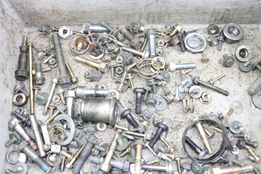 photo de ZAK SCHROEVEN EN BEVESTIGINGSMATERIAAL KYMCO DINK STREET 125 (2009 - 2014) - Zoom op gebruiksstaat