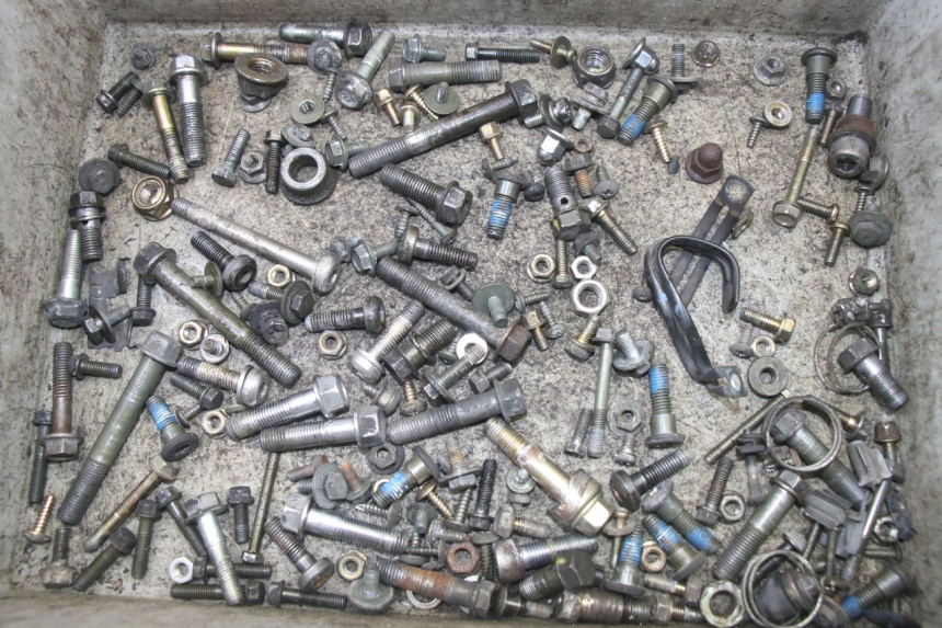 photo de ZAK SCHROEVEN EN BEVESTIGINGSMATERIAAL KYMCO DINK STREET 125 (2009 - 2014) - Hoofdaanzicht