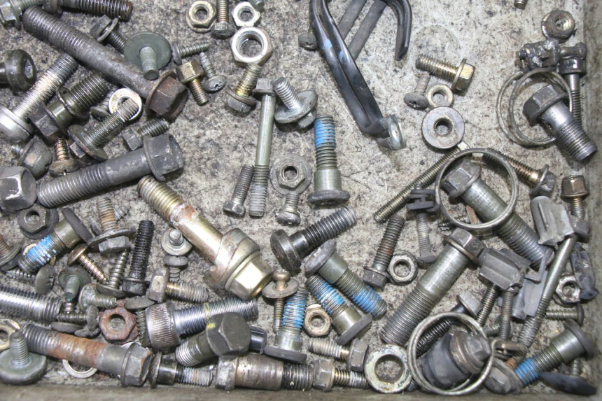 photo de ZAK SCHROEVEN EN BEVESTIGINGSMATERIAAL KYMCO DINK STREET 125 (2009 - 2014) - Technische close-up