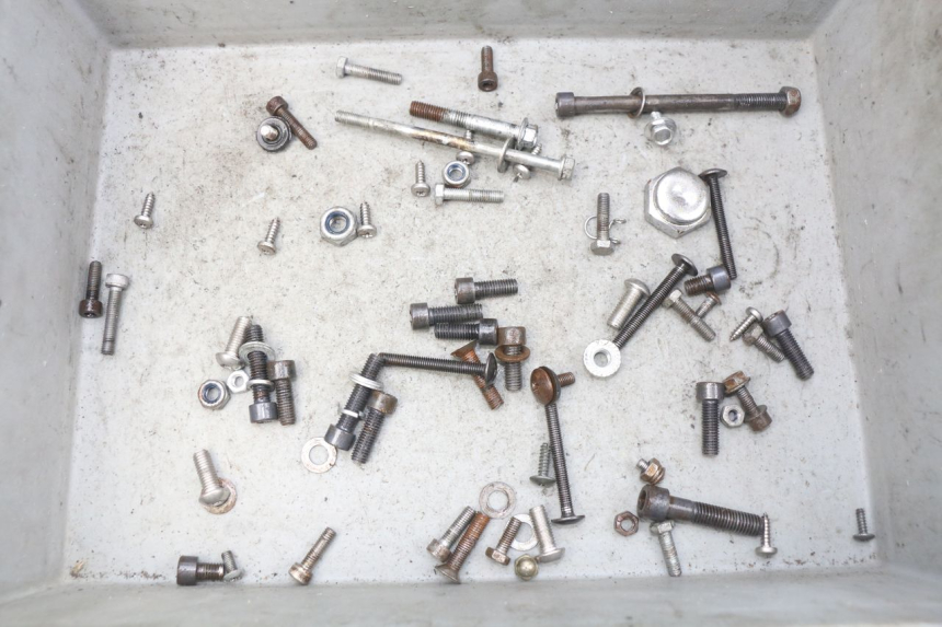 photo de ZAK SCHROEVEN EN BEVESTIGINGSMATERIAAL LONCIN DIRT BIKE 125 - Hoofdaanzicht