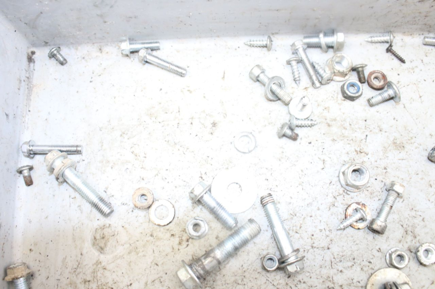 photo de ZAK SCHROEVEN EN BEVESTIGINGSMATERIAAL CCR DIRT BIKE 125 - Detail van het onderdeel