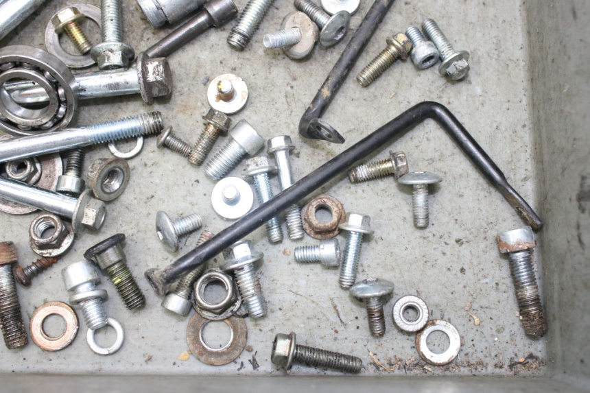 photo de ZAK SCHROEVEN EN BEVESTIGINGSMATERIAAL XTRM FACTORY DIRTBIKE BSE 150 - Zoom op gebruiksstaat