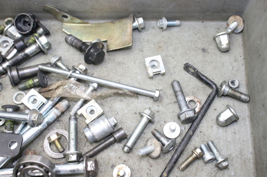 photo de ZAK SCHROEVEN EN BEVESTIGINGSMATERIAAL XTRM FACTORY DIRTBIKE BSE 150 - Andere kijkhoek