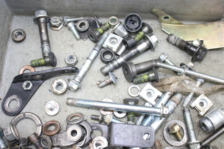 photo de ZAK SCHROEVEN EN BEVESTIGINGSMATERIAAL XTRM FACTORY DIRTBIKE BSE 150 - Technische close-up