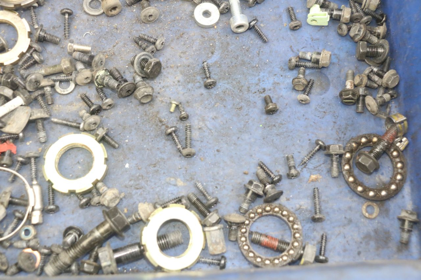 photo de ZAK SCHROEVEN EN BEVESTIGINGSMATERIAAL PEUGEOT DJANGO 4T 50 (2014 - 2019) - Zoom op gebruiksstaat