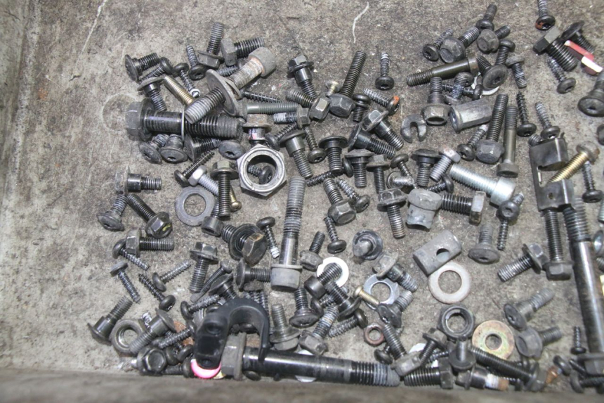 photo de ZAK SCHROEVEN EN BEVESTIGINGSMATERIAAL PEUGEOT DJANGO 4T 50 (2014 - 2019) - Detail van het onderdeel