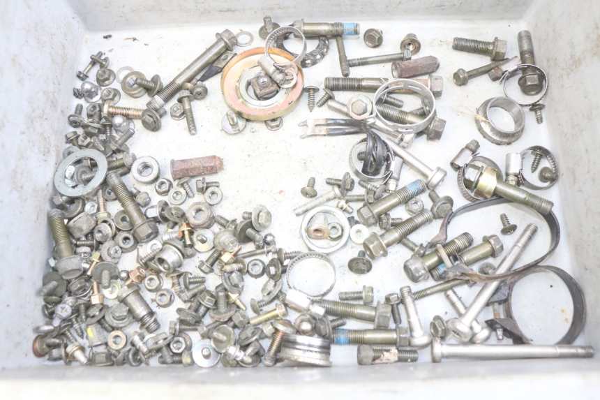 photo de ZAK SCHROEVEN EN BEVESTIGINGSMATERIAAL KYMCO DOWNTOWN ABS 125 (2015 - 2017) - Hoofdaanzicht