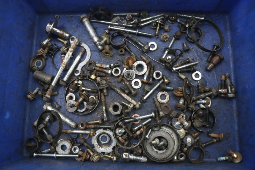 photo de ZAK SCHROEVEN EN BEVESTIGINGSMATERIAAL YAMAHA DTLC 125 (1982 - 1987) - Hoofdaanzicht