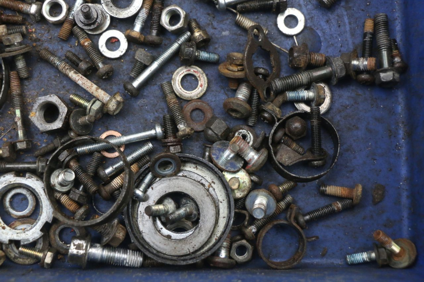 photo de ZAK SCHROEVEN EN BEVESTIGINGSMATERIAAL YAMAHA DTLC 125 (1982 - 1987) - Technische close-up