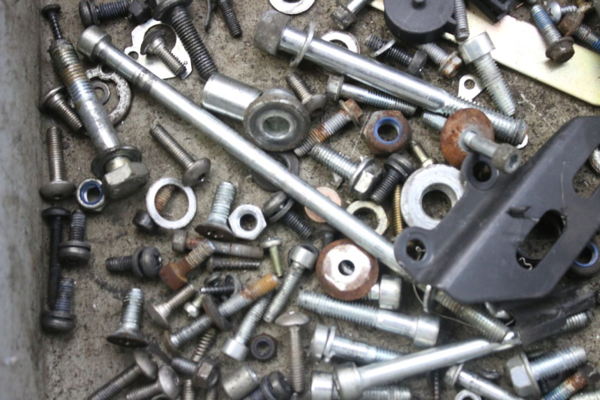 photo de ZAK SCHROEVEN EN BEVESTIGINGSMATERIAAL WAYSCRAL E-SPEED 1 (2022 - 2024) - Detail van het onderdeel