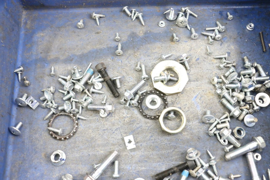 photo de ZAK SCHROEVEN EN BEVESTIGINGSMATERIAAL WAYSCRAL E-START 1 (2018 - 2022) - Detail van het onderdeel