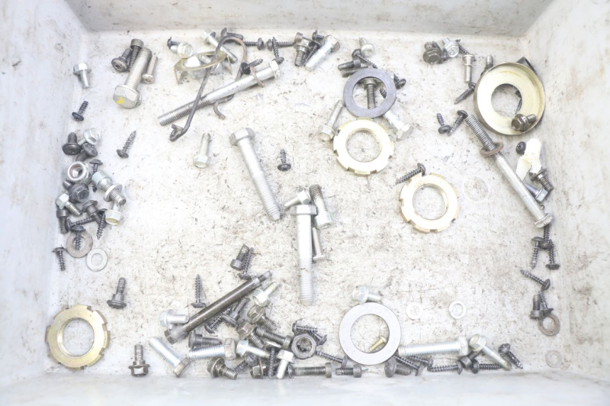 photo de ZAK SCHROEVEN EN BEVESTIGINGSMATERIAAL PEUGEOT E-VIVACITY 1 (2012 - 2018) - Hoofdaanzicht