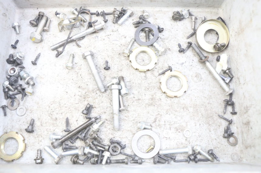 photo de ZAK SCHROEVEN EN BEVESTIGINGSMATERIAAL PEUGEOT E-VIVACITY 1 (2012 - 2018) - Detail van het onderdeel