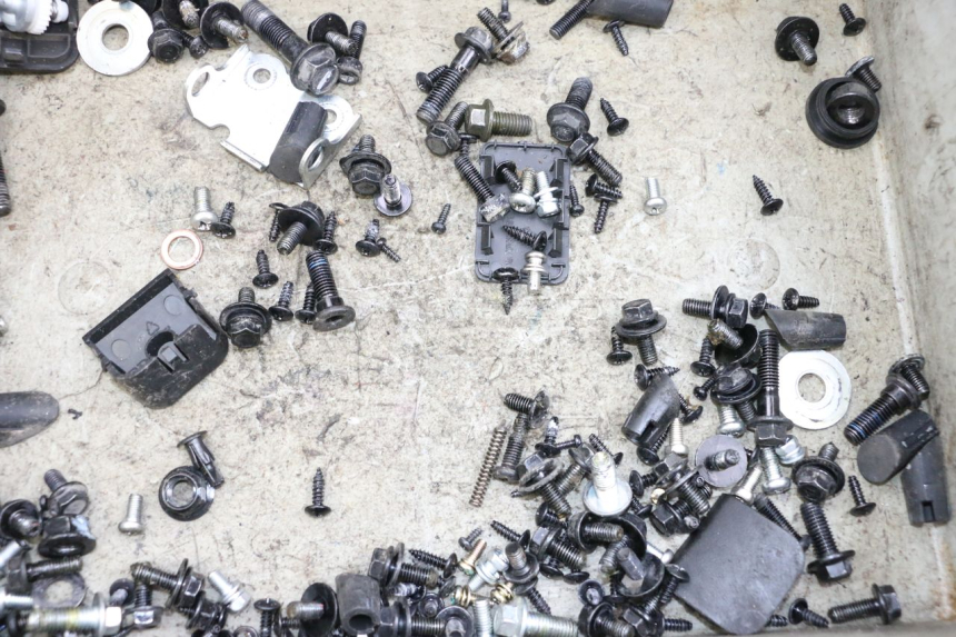 photo de ZAK SCHROEVEN EN BEVESTIGINGSMATERIAAL SEGWAY NINEBOT E125S 1 (2022 - 2026) - Detail van het onderdeel