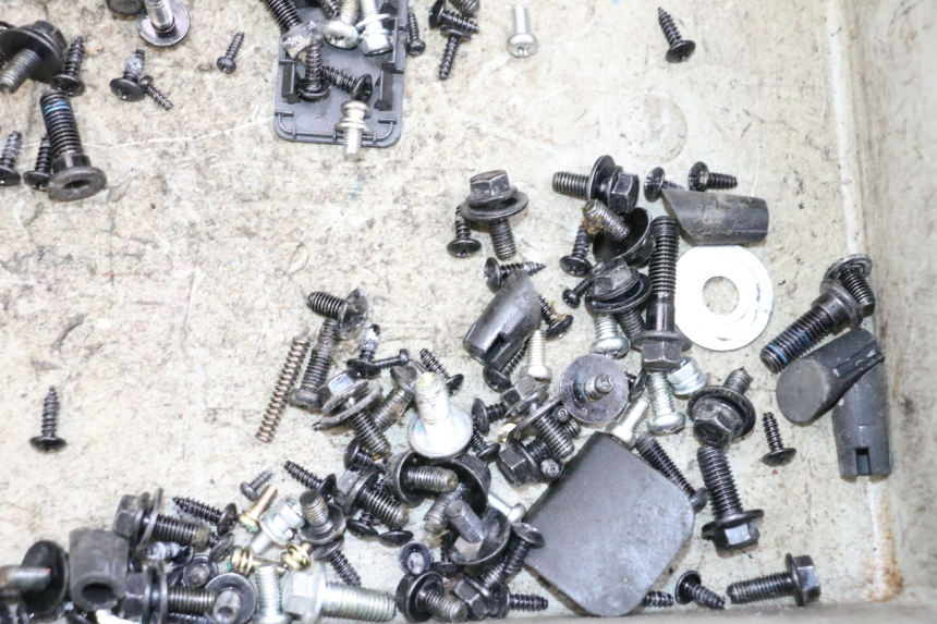 photo de ZAK SCHROEVEN EN BEVESTIGINGSMATERIAAL SEGWAY NINEBOT E125S 1 (2022 - 2026) - Technische close-up