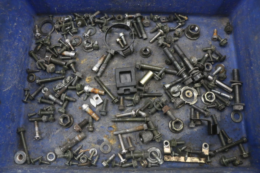 photo de ZAK SCHROEVEN EN BEVESTIGINGSMATERIAAL LONGJIA EASY MAX 125 (2020 - 2024) - Hoofdaanzicht