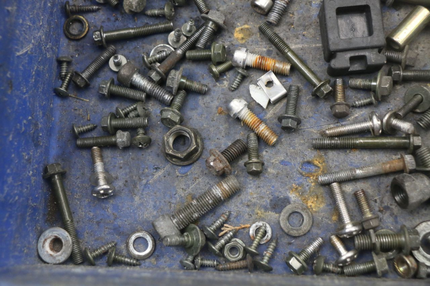 photo de ZAK SCHROEVEN EN BEVESTIGINGSMATERIAAL LONGJIA EASY MAX 125 (2020 - 2024) - Andere kijkhoek