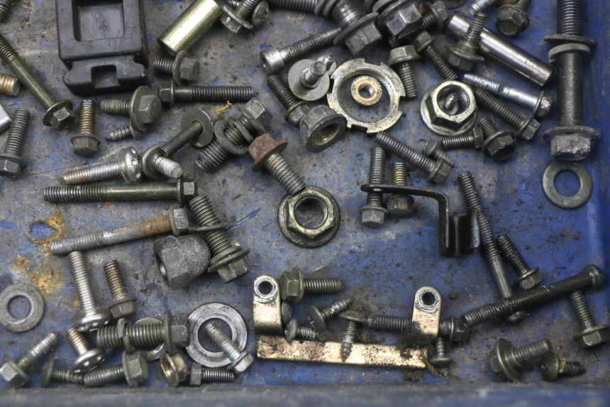 photo de ZAK SCHROEVEN EN BEVESTIGINGSMATERIAAL LONGJIA EASY MAX 125 (2020 - 2024) - Technische close-up