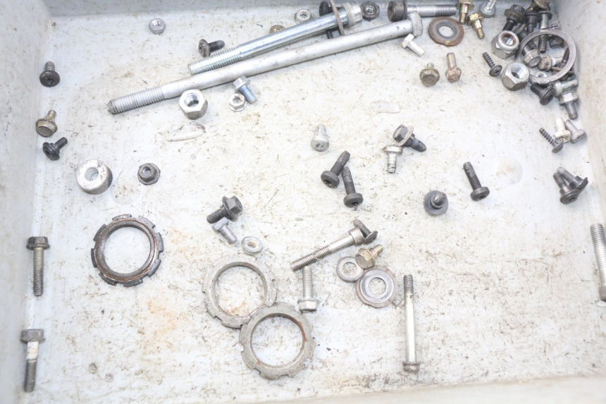 photo de ZAK SCHROEVEN EN BEVESTIGINGSMATERIAAL PEUGEOT ELYSTAR 50 (2002 - 2014) - Detail van het onderdeel